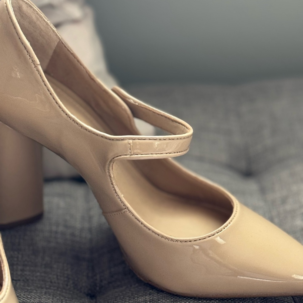Gianni Bini Nude Patent Leather Block Heel Mary Janes – Size 8